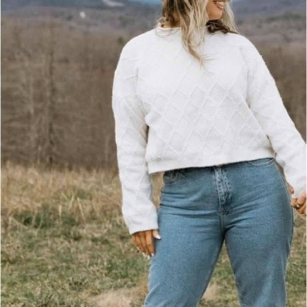 Old Navy White Sweater